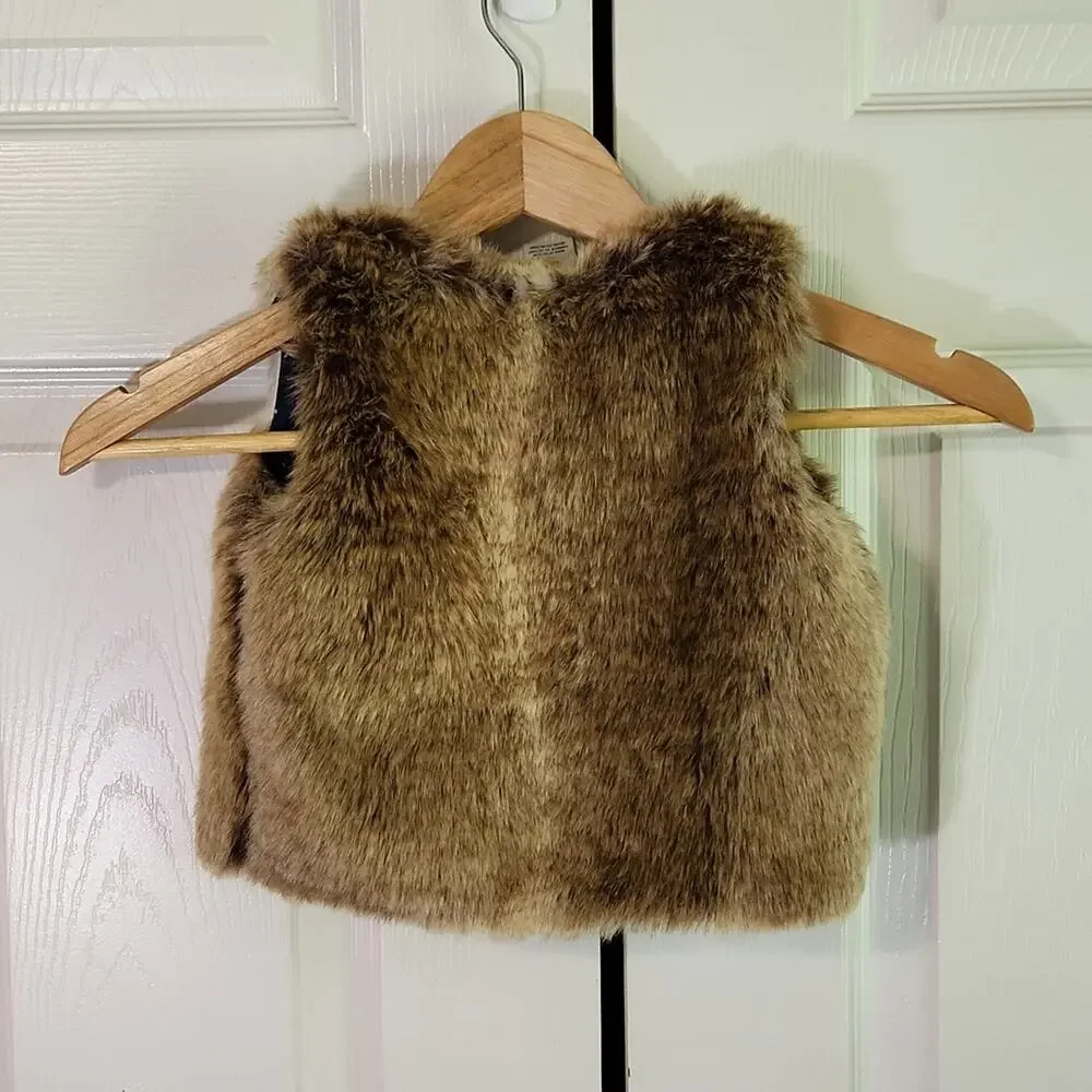 OshKosh B'gosh Baby Girl Polka Dot‎ Lined Brown Faux Fur Vest Size 18M Buttons